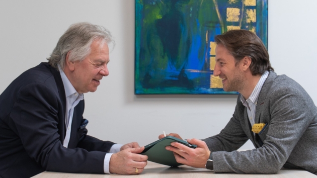 Vierte Generation tritt bei Vitaquell in die Geschäftsführung ein - Hermann Pfestorf (l.) und Matthias Pfestorf (r.) leiten die Geschäfte der Fauser Vitaquellwerk KG - Quelle: Fauser Vitaquellwerk KG